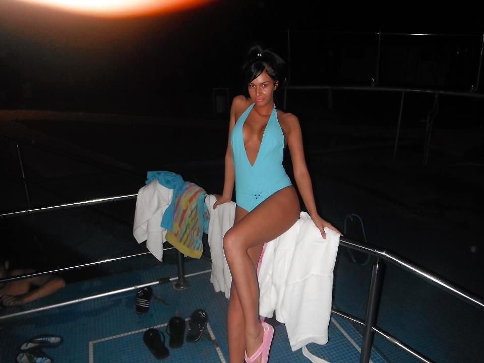 22P Romanian girl: Tania