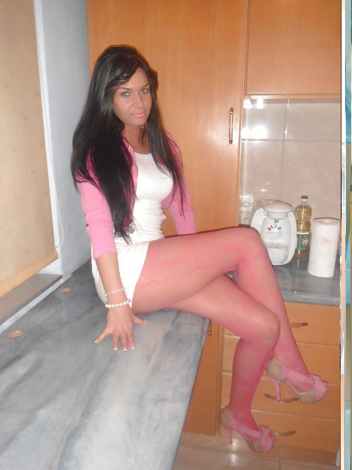 22P Romanian girl: Tania