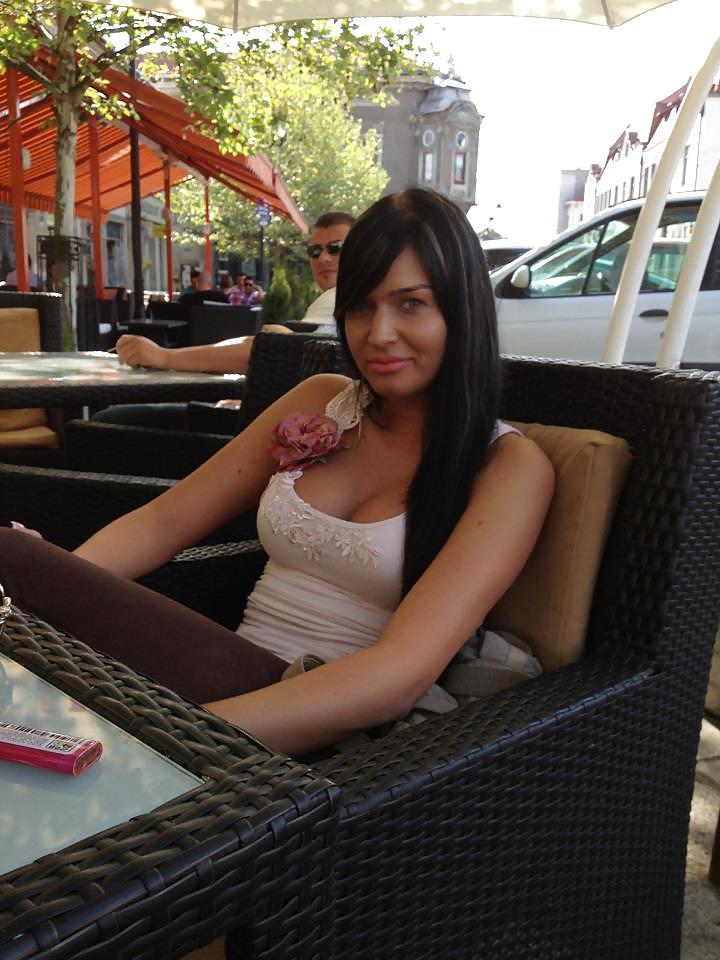 22P Romanian girl: Tania