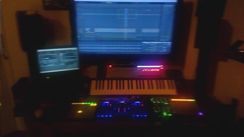 6P Studio Pics - Not Porn