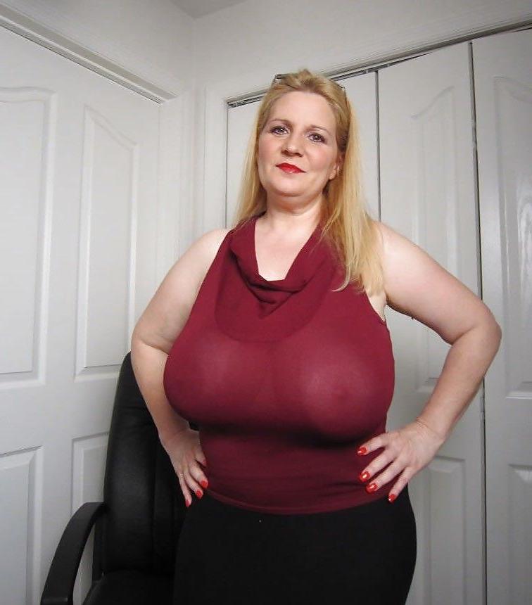 25P Curvy Beauties 10 Variously Clothed Edition