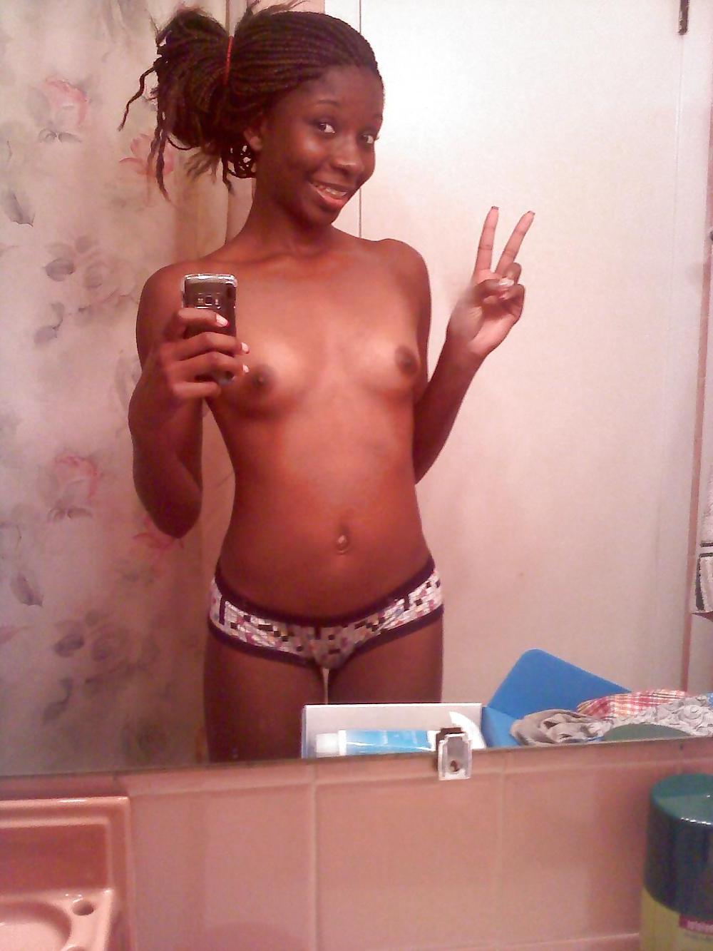 25P Self shot ebony college girls 2