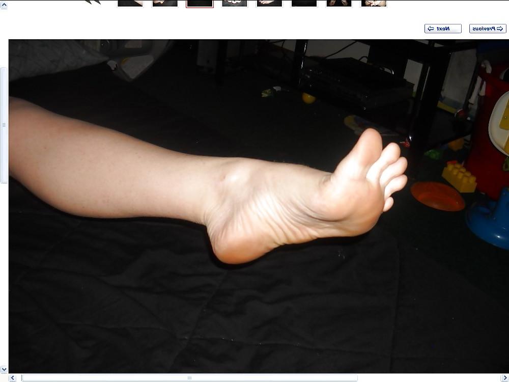 17P Jessie lap feets