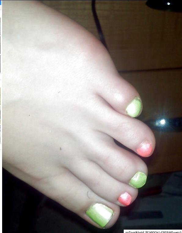 17P Jessie lap feets