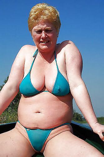 19P Mature in Swimsuits 2
