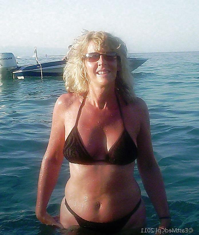 19P Mature in Swimsuits 2