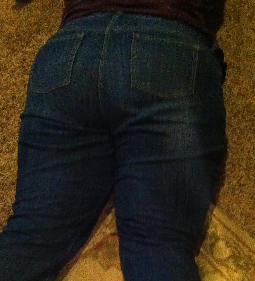 8P Bbw ass in jeans 