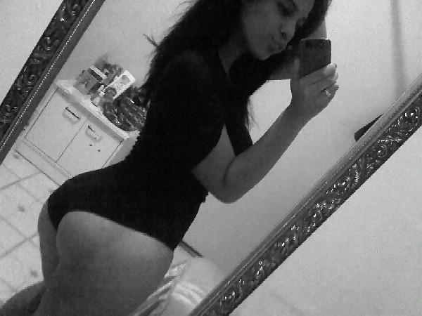 10P My sexy bubble butt....