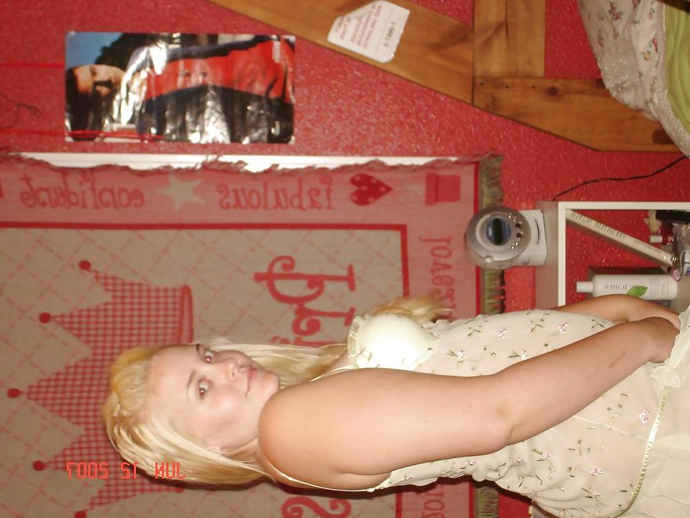 25P CHUBBY BLONDE GIRL POSING PT.2
