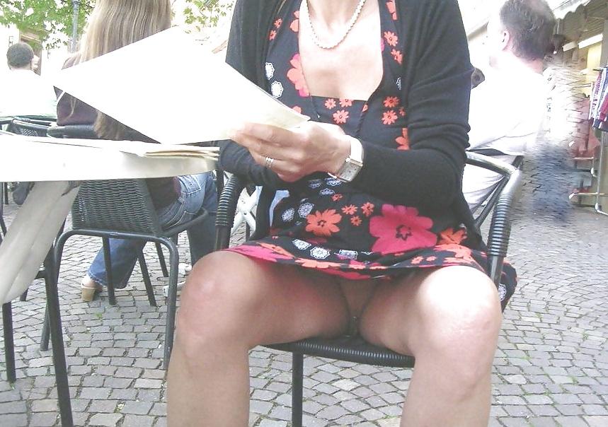 25P More Upskirt