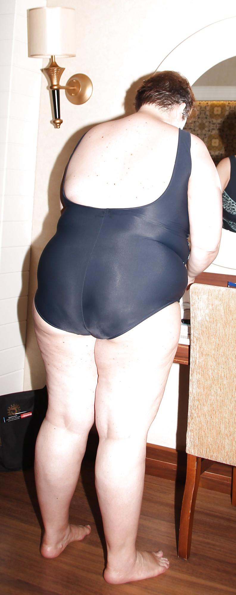 14P My bbw wife in swimsuit
