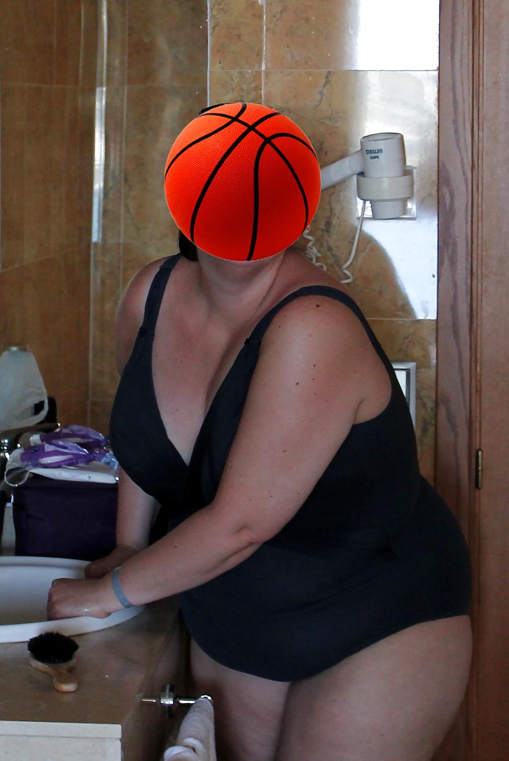 14P My bbw wife in swimsuit