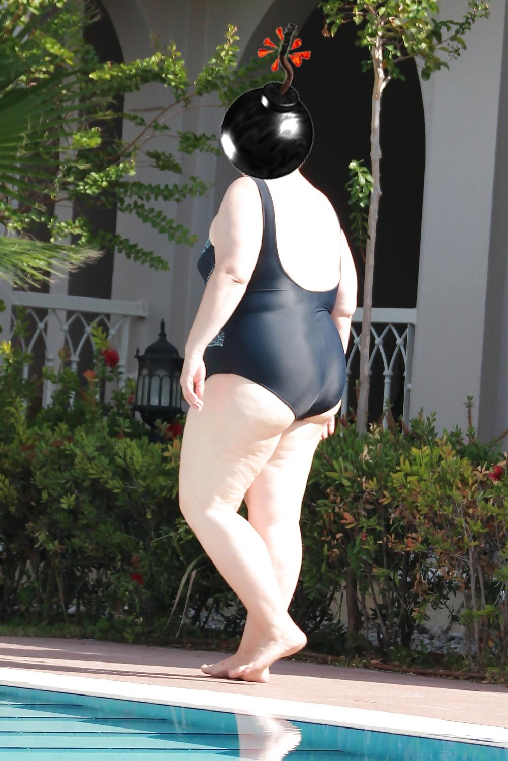 14P My bbw wife in swimsuit