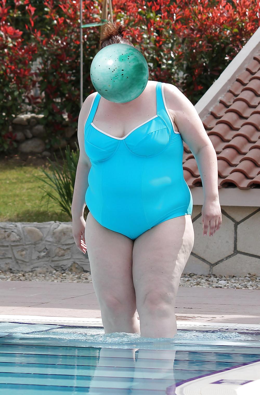 14P My bbw wife in swimsuit