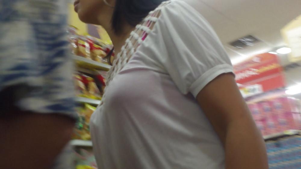 25P Cute girls ass & butt in short white mini skirt & red shoes