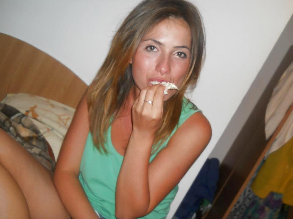 10P Greek girl: Delia