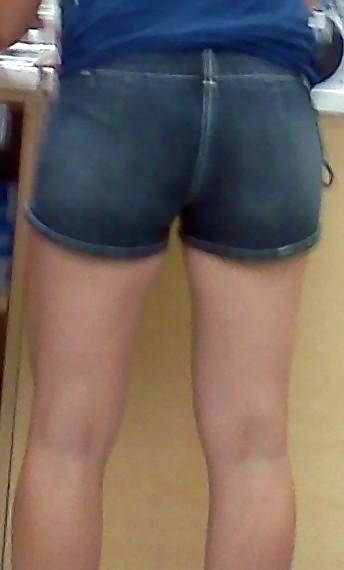 25P Itrbu's Sneaky Non-Nude Public Voyer Pix VOL1: Ass & Legs