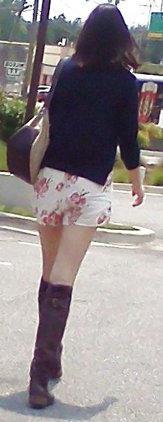 25P Itrbu's Sneaky Non-Nude Public Voyer Pix VOL1: Ass & Legs