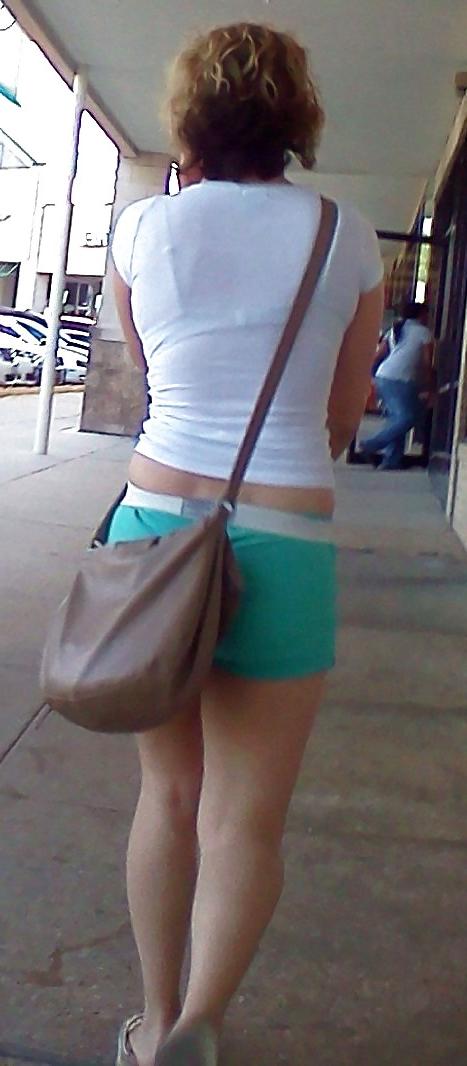 25P Itrbu's Sneaky Non-Nude Public Voyer Pix VOL1: Ass & Legs