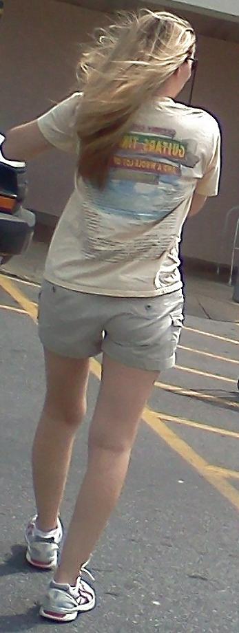 25P Itrbu's Sneaky Non-Nude Public Voyer Pix VOL1: Ass & Legs