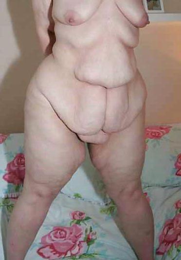 25P Big butt moms2