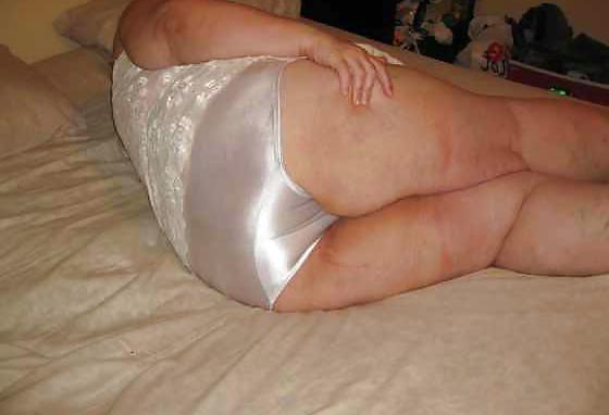 25P Big butt moms2