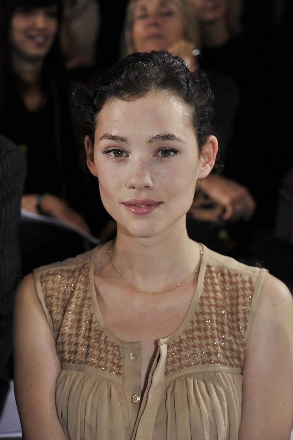 18P Astrid Berges-Frisbey