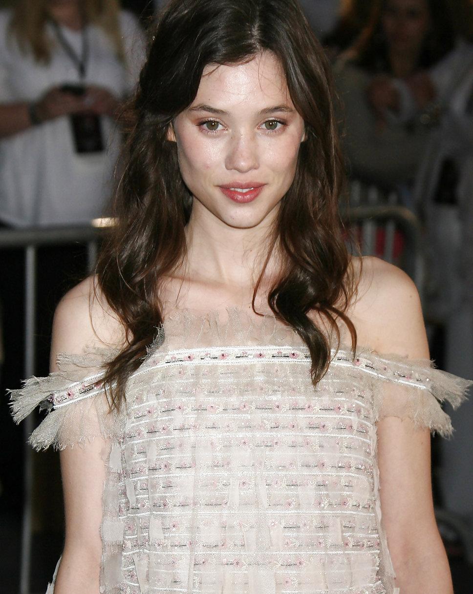18P Astrid Berges-Frisbey