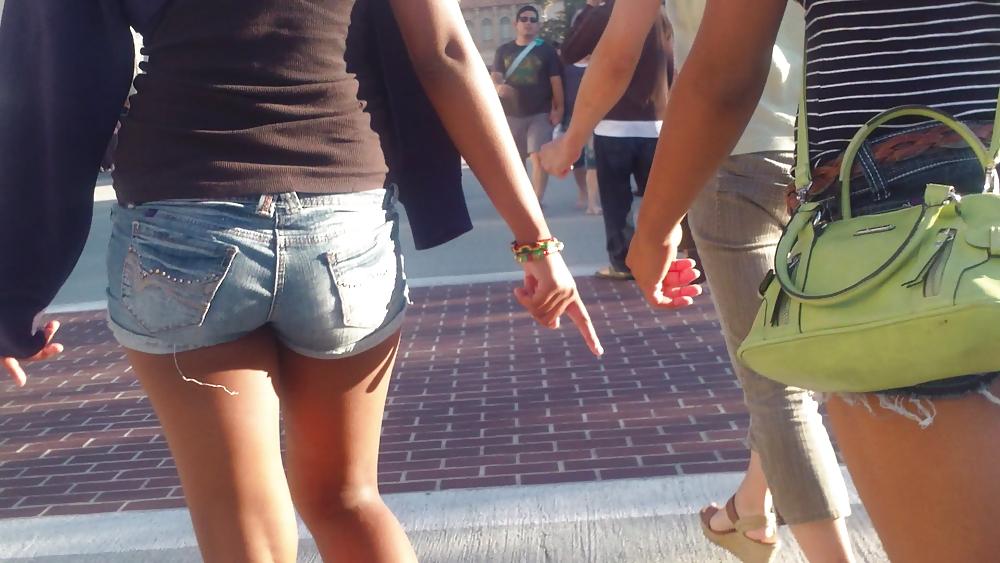 25P Amazing girls ass & butt in jean shorts