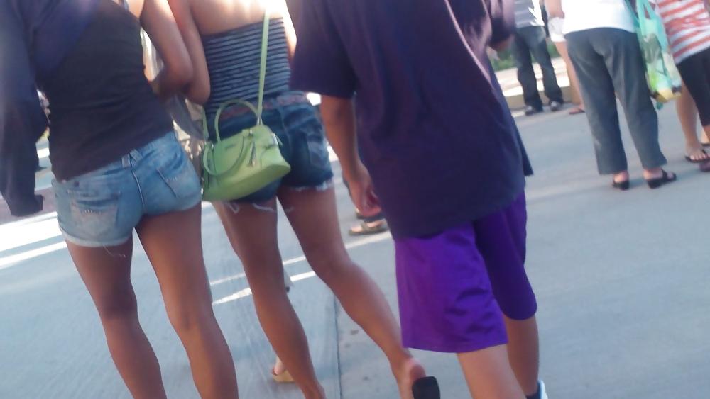 25P Amazing girls ass & butt in jean shorts