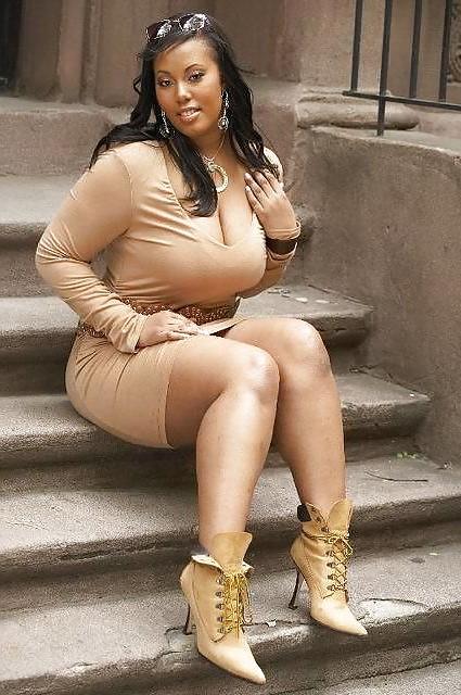 25P Curvy Beauties 12 Clothed Edition