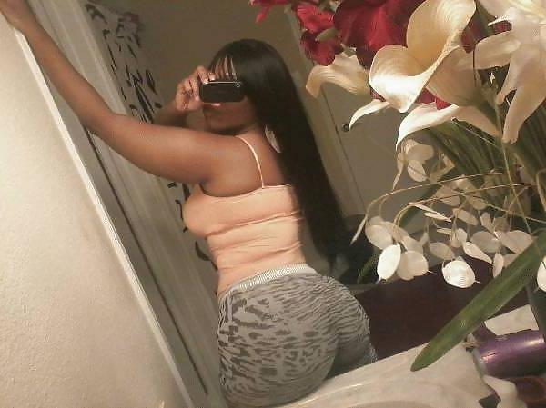 17P NICKI THICK ASS=NON NUDE