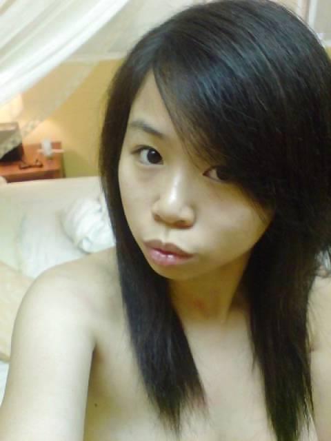 25P Cute Asian College Girls