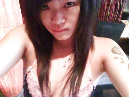 25P Cute Asian College Girls