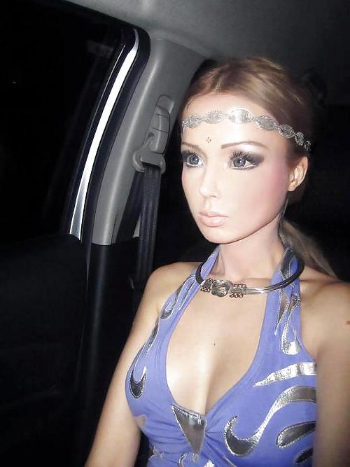 25P Valeria Lukyanova
