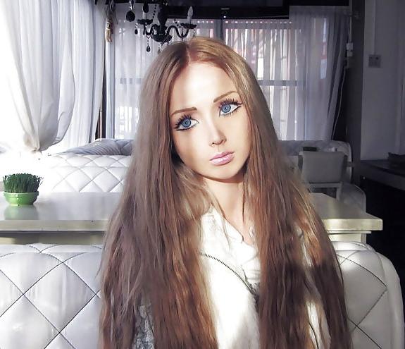 25P Valeria Lukyanova