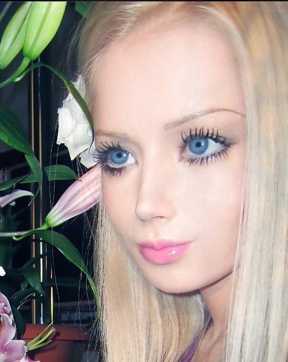 25P Valeria Lukyanova