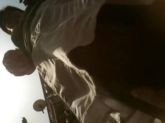 22P Upskirt belle femme mature