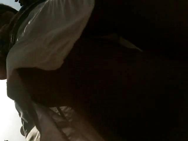22P Upskirt belle femme mature