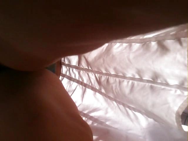 22P Upskirt belle femme mature