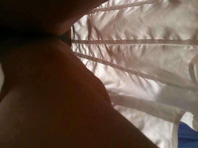 22P Upskirt belle femme mature