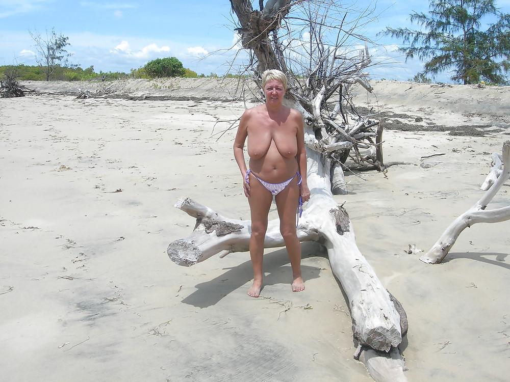 14P Grandma's holiday.
