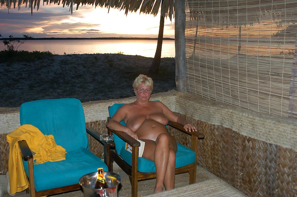 14P Grandma's holiday.