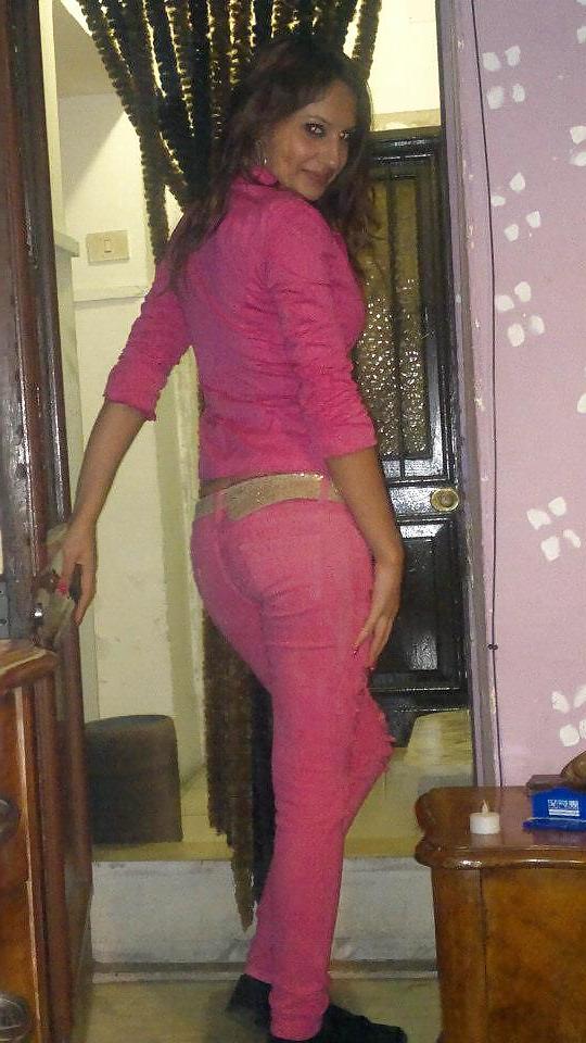 11P Romanian women: nicoleta