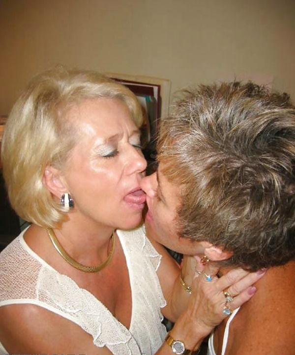 12P Lesbians Old Lady