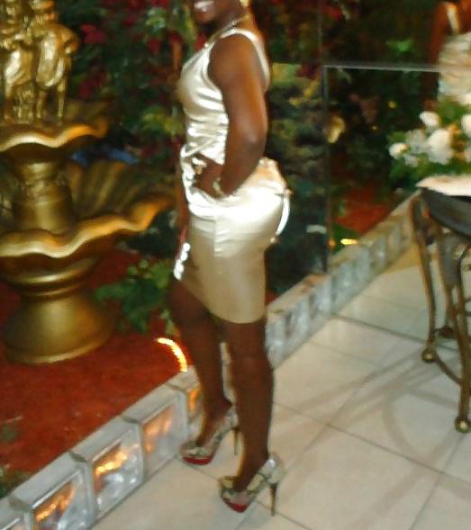 11P Never Trust A Big Butt & A Smile