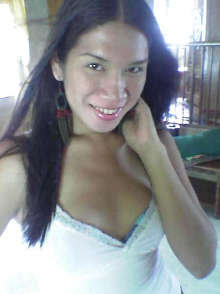 25P Filipino Ladyboy Christy