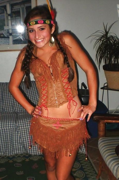25P Les jeunes salopes ( nonnude )