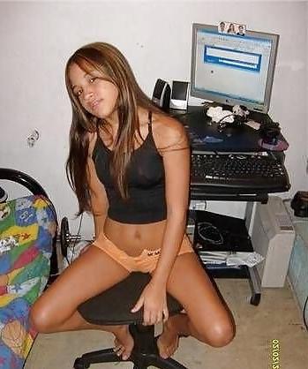 25P Les jeunes salopes ( nonnude )