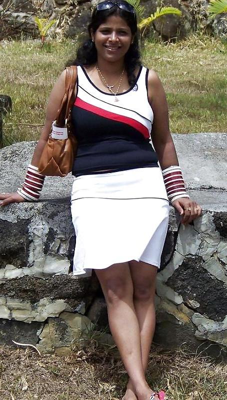 6P NIKKI....sexy married lady from India!